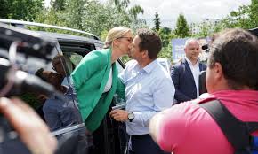 Rafał trzaskowski postanowił zostać piewcą jawności w życiu publicznym. Trzaskowski Konczy Kampanie Na Slasku Odwiedzi Miasto Rodzinne Zony Dziennik Pl
