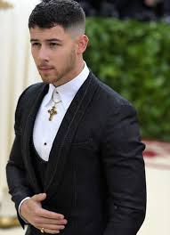 Pin By Ericka Danielle Ogle On J O B R O M A N C E In 2020 Nick Jonas Hair Nick Jonas Haircut Nick Jonas Hot