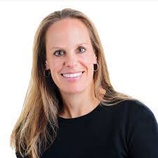 Stacy Curtis's Instagram, Twitter & Facebook