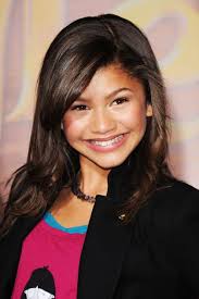 She started her career as a child model and backup dancer. Zendaya S Best Red Carpet Hair And Makeup Looks Teen Vogue