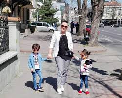 Con idealista es más fácil. Interviu Cu Adriana Zamfirescu MamÄƒ È™i PÄƒrinte Adoptiv Despre ProvocÄƒrile Procesului De AdopÈ›ie È™i Iubirea NecondiÈ›ionatÄƒ Femeicareinspira Mama Pe Toc Lifestyle Blog By Nicoleta Ababei