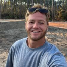 Is this player using cheats or macros to boost stamina in Escape from  Tarkov?