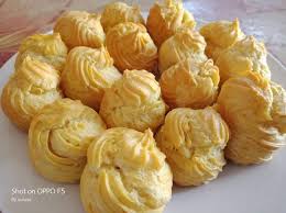 Cream puffs are a dessert that everyone loves, but few attempt making them. Resepi Puff