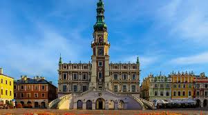 Founded in the late 16th century as a trade route link between northwest europe and the black sea, and modeled on italian trading cities of the period, zamosc is an exquisite example of a renaissance town, complete with its original layouts and fortifications. Zamosc Atrakcje Turystyczne Lubelskie Rowerem