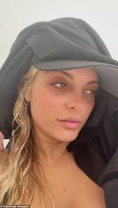 Talking about her parents, her father's name is flamur. Bebe Rexha Reveals She Was Almost Married Off When She Was A Teenager Geeky Craze