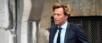 Ensemble ils ont deux filles: Avenir Flou Pour Un Jour Un Destin De Laurent Delahousse Sur France 2 Le Point