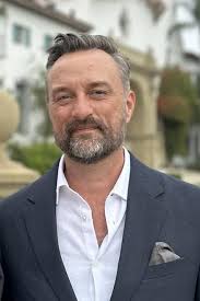 The Other Side of Paradise (2009)