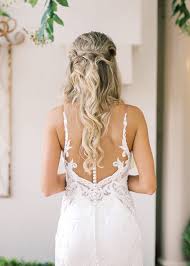 Look through our gallery of wedding hairstyles 2021 to be in trend! Attention Brides Because We Have The Makeup And Hairstyle Trends At The 2021 Weddings Perfect Venue Manager