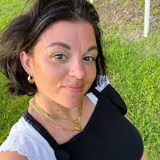 Jeanine Phelps's Instagram, Twitter & Facebook