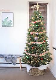 I did a walk through of how to make the triangle shaped christmas tree favor boxes that i showed on my justrite stampers post and hopefully i can get to some of the tutorials and such that have been piling up on my to do list. Guide To Christmas Tree Collars The Beetique