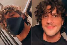 #chay suede #chay #boy #guy #man #model #fashion #louis vuitton #jeans #mask #rings #iphone #phone #jesus is king #kanye west #latino #brazilian #2020. Chay Suede Exibe Novo Visual Com O Cabelo Cheio De Cachos Entretenimento Rondonia Dinamica