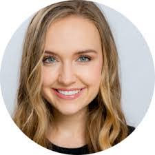 Elizabeth Pilon's Instagram, Twitter & Facebook