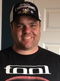 Alberta man captures lynx, squirrel in treetop tango