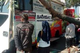 Kendaraan terdaftar di daerah dan masuk ke dalam wilayah hukum daerah polda 2 13. Males Antri Pajak Kendaraan Di Samsat Bisa Ke Samling Atau Gerai Samsat Ini Daftar Lokasinya Di Jakarta Utara Gridoto Com