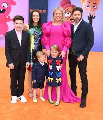 She became the princess of monaco when she married prince rainier iii in 1956. Kelly Clarkson Kids And Family Photos How Many Children Does Kelly Clarkson Have