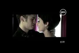 Manques merci de m'avoir donner ces deux belles années je tourne la page car je préfère toutes les oublier je ne reviendrai jamais jamais jamais avec toi malgré tout tu me manques malgré tout tu me manques. Clip Sheryfa Luna Invite Un Acteur De Plus Belle La Vie Puremedias