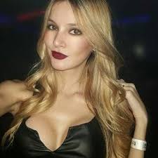 Karina Garza (@Karinagarza_7)