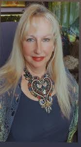 Deborah Mazur's Instagram, Twitter & Facebook