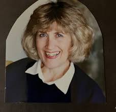 Lois Rood's Instagram, Twitter & Facebook