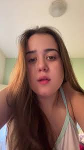 Alicia Alves's Instagram, Twitter & Facebook