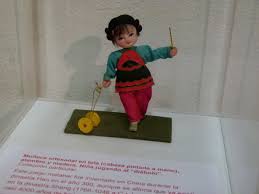 Probablemente, muchos de estos juegos tradicionales no estén en la mente de los niños del siglo xxi, sin embargo, esos infantes que hoy son adultos es muy probable que aún se juegue a las escondidas porque es uno de los más tradicionales más sencillos de nuestra infancia y que como su. 2017 Juegos Tradicionales De Ninos En China Museo De Historia Del Arte
