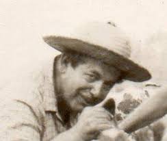 Palabras de Antonio Esteban Tello, (Hno de Don Agustin), Mi hermano siempre  recibia cartas en nuestro domicilio o en la radio de gente necesitada, para  diferentes motivos, en la gran mayoria por