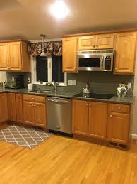 4 Ideas How To Update Oak Wood Cabinets Maple Kitchen Cabinets Cottage Kitchen Design Oak Cabinets
