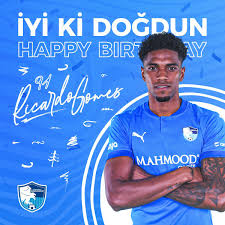 Erzurumspor, yeşil burunlu santrfor ricardo gomes'i renklerine bağladı. Bb Erzurumspor On Twitter Bugun Futbolcumuz Ricardo Gomes In Dogum Gunu Mutlu Yillar Ricardo Gomes
