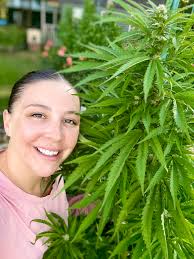 Let's welcome our new members: Welcome new Vegan Beginners! Tell us where  you are from?? Don't forget to get your 100 mouth watering plant-based  recipe cookbook. Check the first comment: Flo Guzman,