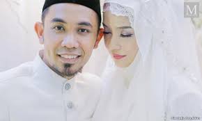 Joy revfa dan pasangannya, penyanyi kerohanian popular, hafiz hamidun yang telah diijabkabulkan di masjid negeri sultan salahuddin abdul aziz shah, shah alam pada 1 mei 2017 lalu. Malaysiakini Dia Masih Isteri Orang