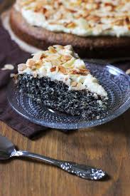 Mohnkuchen Mit Milchmadchencreme Innen Saftig Aussen Kremig Und Knackig Heute Gibt Es Einen Mohnkuchen Der Beson Mohnkuchen Mit Streusel Kuchen Mohnkuchen