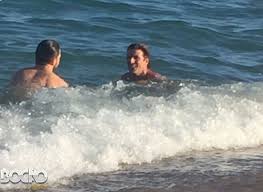 Os cantores xuxa e fiuk fizeram participações especiais no último capítulo. Reynaldo Gianecchini E Flagarado Aos Beijos Com Homem Apos Assumir Sexualidade E Lindo Tambem Tv Foco