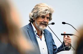 With reinhold messner, maxime belleville, maurice cretton, paul faller. Reinhold Messner Uber Die Corona Zeit Ich Habe Das Erste Mal Das Gefuhl Rentner Zu Sein Stuttgart Stuttgarter Zeitung