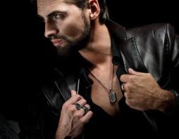 Gold Cross Pendant Mens 项目:: Photos, videos, logos, illustrations and  branding :: Behance