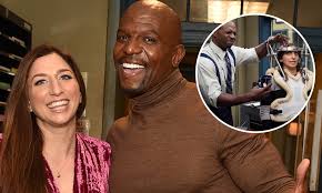 Jordan peele and chelsea peretti are expecting their first child celebrity instagrams. Chelsea Peretti Will Not Return As Gina Linetti In Season 7 Of Nbc S Brooklyn Nine Nine Daily Mail Online