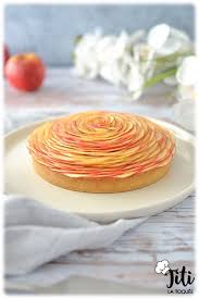 Tarte Aux Pommes Facon Cedric Grolet Titi La Toquee En 2020 Tarte Aux Pommes Rosace De Pommes Tarte