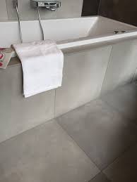 Badezimmer Bodenfliese In 2020 Badezimmer Bodenfliesen Badezimmer Bad Inspiration