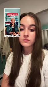 Avery Lucas (@averoni22)