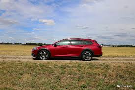 The opel insignia is a mid size/large family car engineered and produced by the german car manufacturer opel, currently in its second generation. Opel Insignia Country Tourer 4x4 Raumgleiter Newcarz De