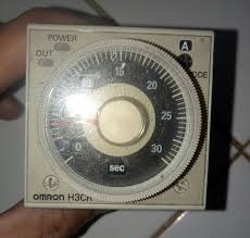 Setahu saya, suis lampu cuma mpunyai wayar hidup, yang akan tertutup apabila suis di on. Cara Pemasangan Timer Delay Relay Pada Rangkaian Kontrol Star Delta Maintenance Workshop