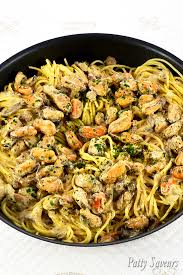This very quick and easy creamy garlic shrimp pasta dish is one i often use for a quick lunch. Pasta And Mussels Creamy Wine Sauce