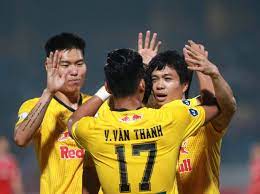 'bàn thắng hôm nay con muốn dành tặng cho bố. Cong PhÆ°á»£ng Ráº¡ng Rá»¡ Äƒn Má»«ng Chiáº¿n Tháº¯ng Cung Hagl Sau Pha Láº­p Cong Ä'áº§u Tien á»Ÿ V League 2021 Bao NgÆ°á»i Lao Ä'á»™ng