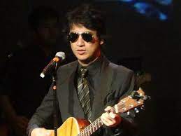 Born in naga city, camarines sur, bicol (region v), philippines eleandre basiño buendía, popularly known as ely buendia, and also once adopting the stage name, jesus dizzy ventura, (born november 2, 1970) is a filipino musician, best known as guitarist and lead vocals in the popular pinoy rock band, eraserheads. Ely Buendia Victimised By Death Hoax Again