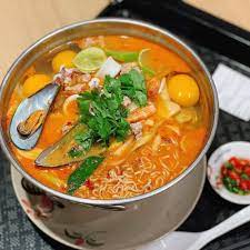 .as yang terkenal tak enak, bukannya mampir kedai lokal lain yang menawarkan makanan jalanan terkenal paling lezat di seantero jagat di sekitarnya. 10 Makanan Khas Thailand Yang Terkenal Di Indonesia Kamu Sudah Coba