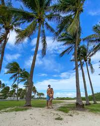 Rocío toscano | humboldt seedsel mayor galardón a la elegancia es para la sofisticada variedad de cannabis 707 headband, del afamado banco cali. La Graciosa Y Navidena Foto De Rocio Toscano Con Su Avanzado Embarazo