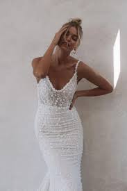 Alexandra grecco wedding dress collection. Zo Willow