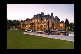 Perfect House For A Big Family Long House With A Long Side Pool Mansions Mansions Homes Mansions Luxury