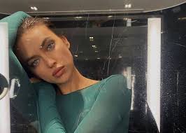 Инстаграм ирина шейк (irina sheik). Irina Shejk Ustroila Tancy V Tolpe Muzhchin Video Ura Ru