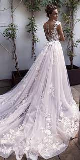 La Plupart Mettent Des Robes De Mariage Une Ligne Illusion Plafonne Retour Meilleures Idees De Robes Et Modeles Wedding Dresses Lace Illusion Wedding Dress Top Wedding Dresses