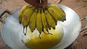 Not only are they suechen , i loved fried moon cake with yam. Pin By You Ratha On Totea 9999 Fried Bananas Sweet Recipes Tasty